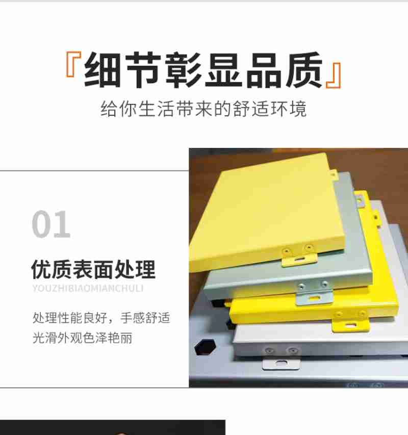 云南普洱,咖农正采摘咖啡鲜果。(视觉中国)